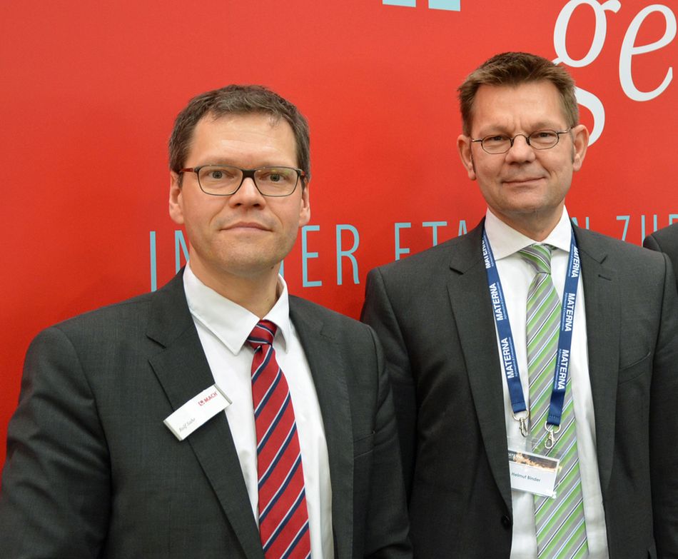 Kooperation auf der CeBIT 2017 beschlossen (v.l.): Rolf Sahre von Mach und Helmut Binder von Materna (Bild: Mach)
