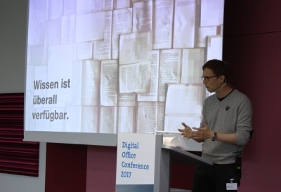 Prof. Sascha Friesike bei seiner Keynote auf der Digital Office Conference (Bild: A.Stadler)