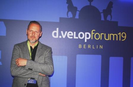 Dvelop-CEO Mario Dönnebrink gibt heute offiziell die Offenlegung des Source Codes von d.3 bekannt (Bild: A. Stadler)