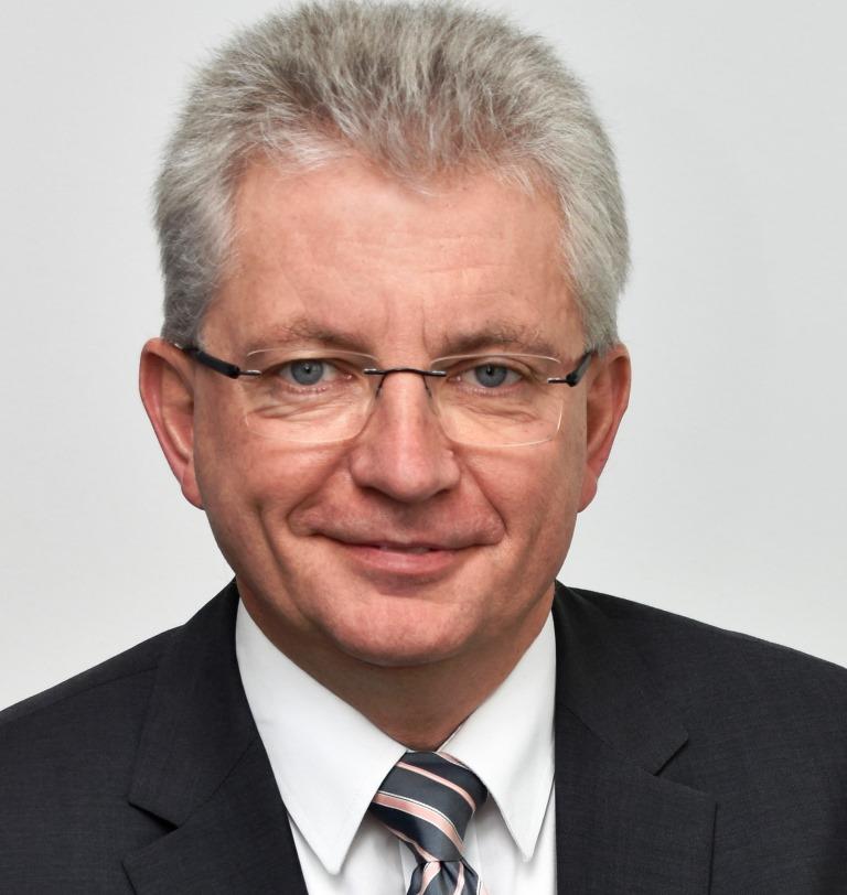 Max Ertl ist als Geschäftsführer von Docuware verantwortlich für Vertrieb und Marketing (Bild: Docuware)