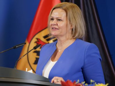 Bundesinnenministerin Nancy Faeser steht beim Onlinezugangsgesetz von vielen Seiten unter Druck (Bild: BMI/Henning Schacht)