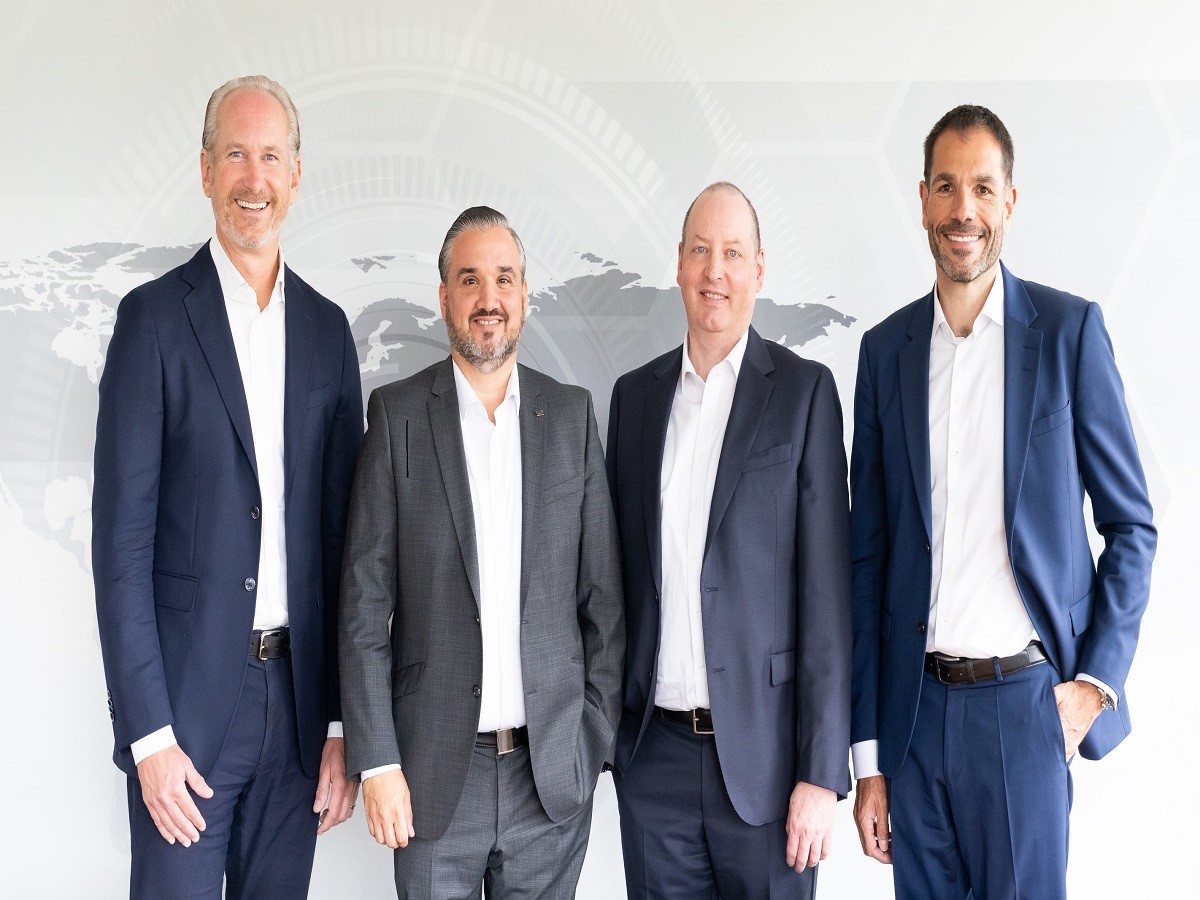 V. l. n. r.: Oliver Thum - Managing Partner, Elvaston, José Lopez - Group CEO CONVOTIS, Ueli Aregger - CEO GLAUX GROUP AG, Vito Critti - CEO CONVOTIS Schweiz AG Bild: Jasmin Frei